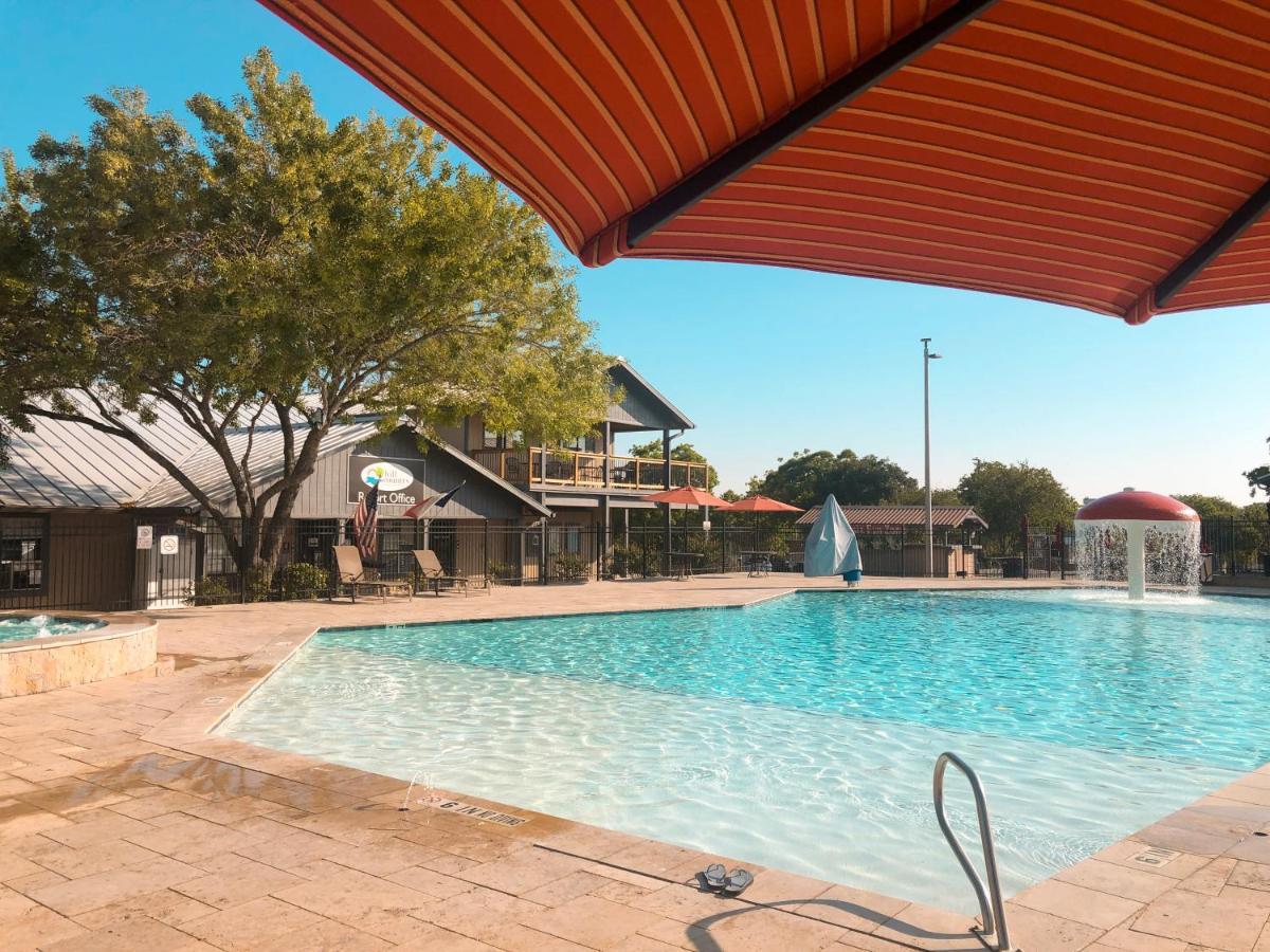 فندق Sun Retreats Texas Hill Country نيو بروانفيلز المظهر الخارجي الصورة