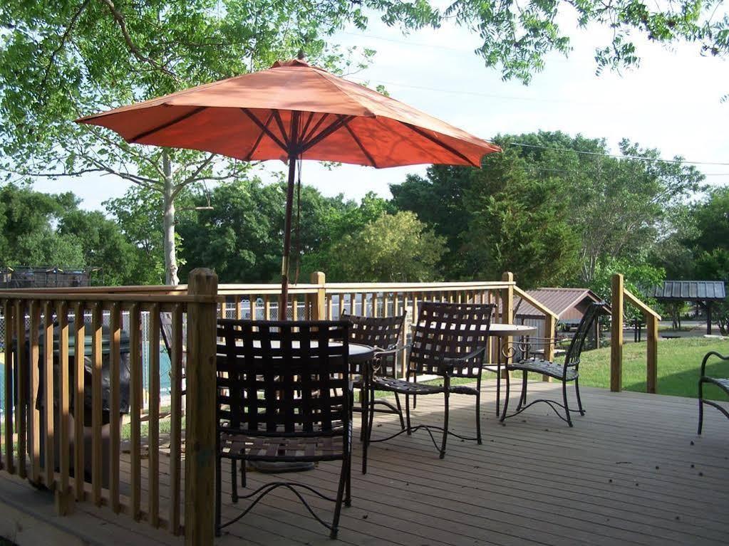 فندق Sun Retreats Texas Hill Country نيو بروانفيلز المظهر الخارجي الصورة