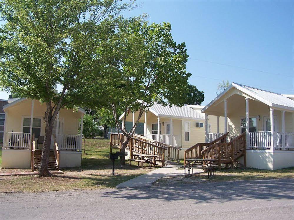 فندق Sun Retreats Texas Hill Country نيو بروانفيلز المظهر الخارجي الصورة