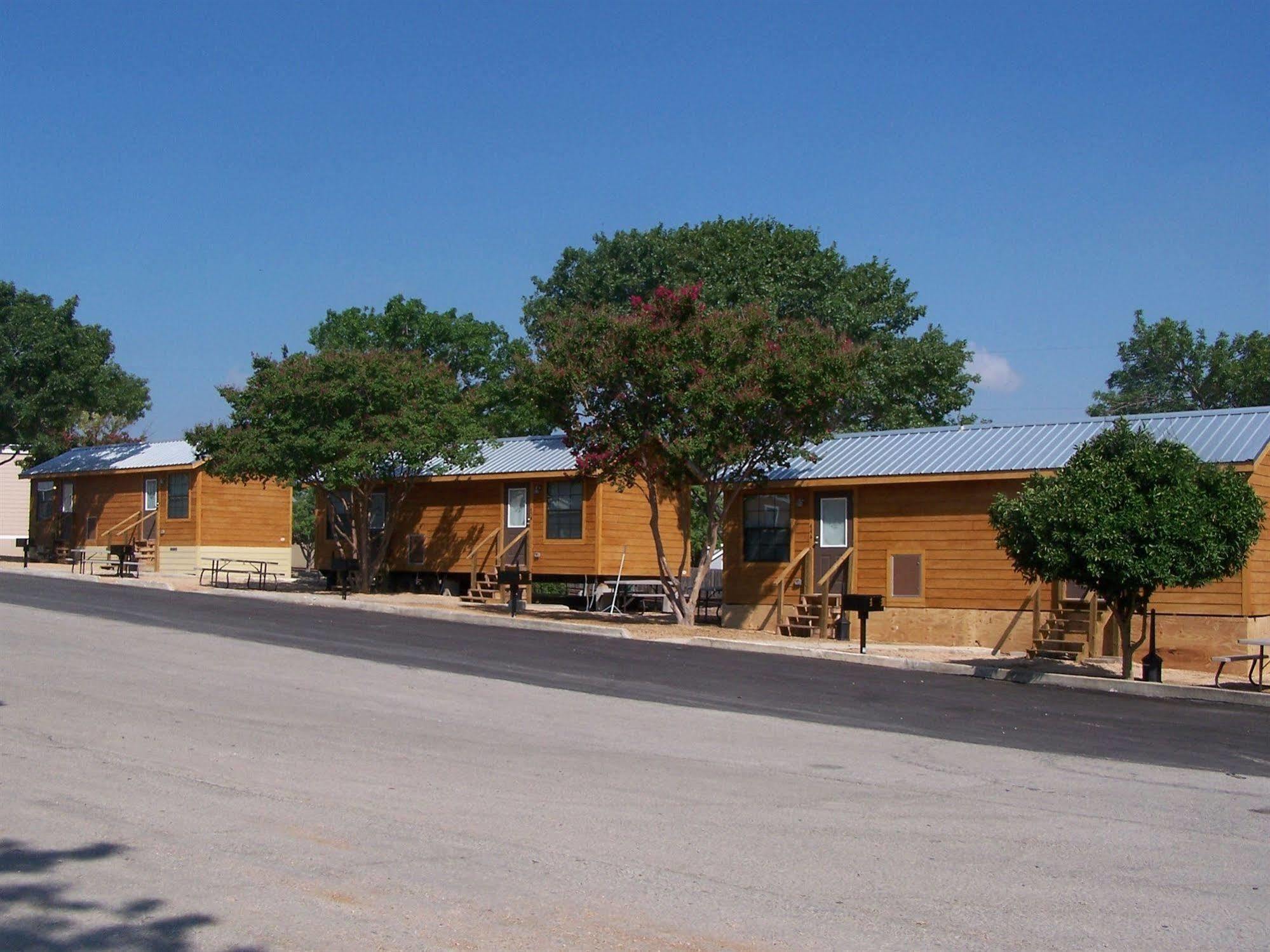 فندق Sun Retreats Texas Hill Country نيو بروانفيلز المظهر الخارجي الصورة